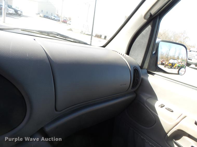image for item DD2362 2001 Ford E150 van