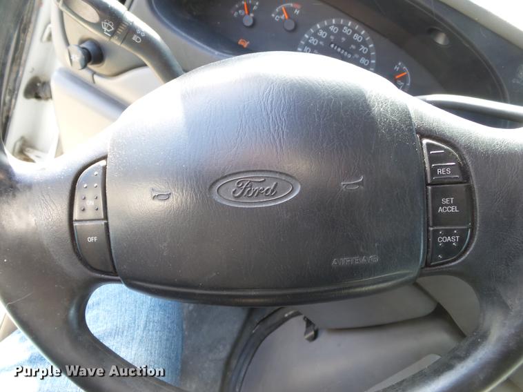 image for item DD2362 2001 Ford E150 van