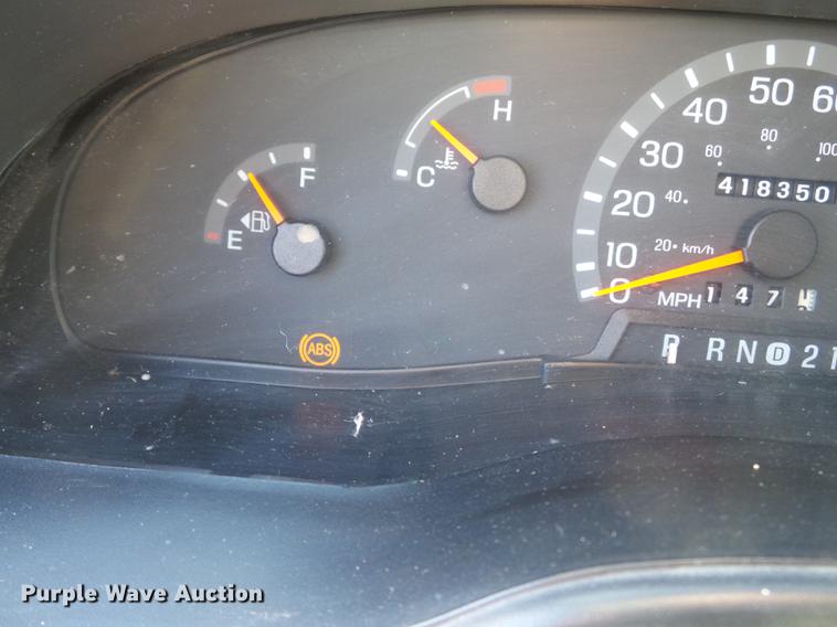 image for item DD2362 2001 Ford E150 van