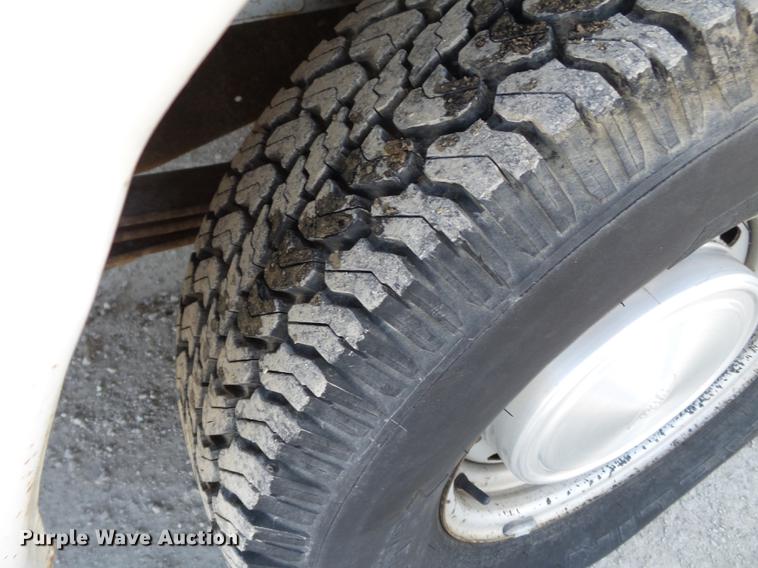 image for item DD2362 2001 Ford E150 van