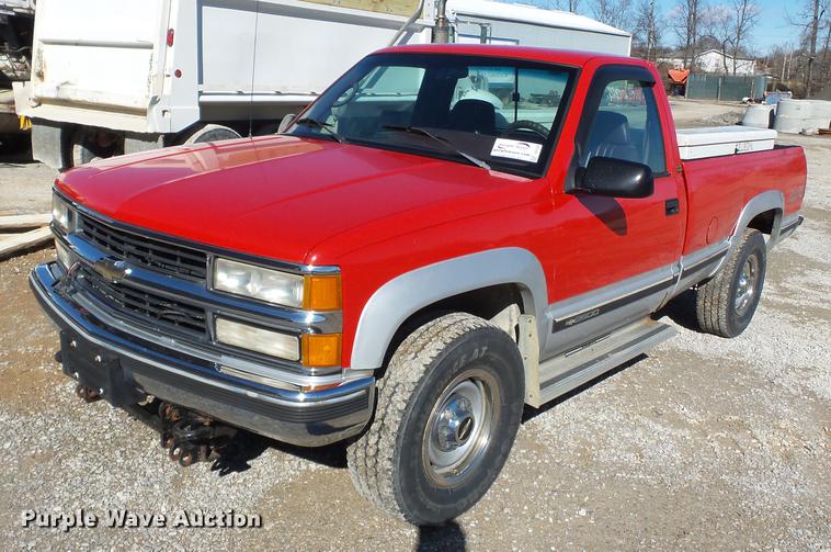 image for item DD2363 1995 Chevrolet K2500 pickup truck