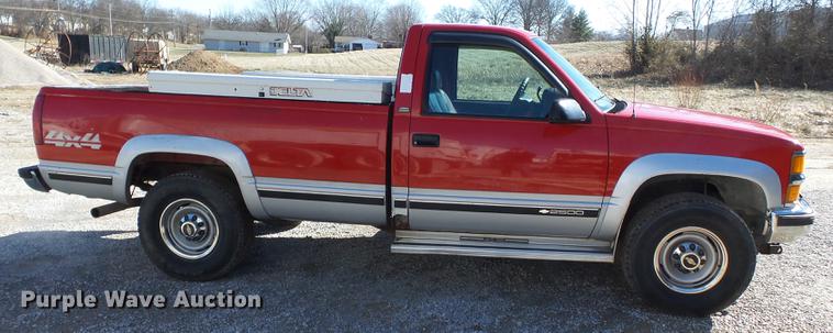 image for item DD2363 1995 Chevrolet K2500 pickup truck