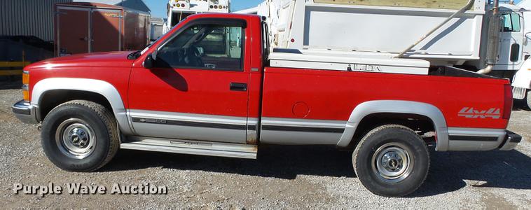 image for item DD2363 1995 Chevrolet K2500 pickup truck