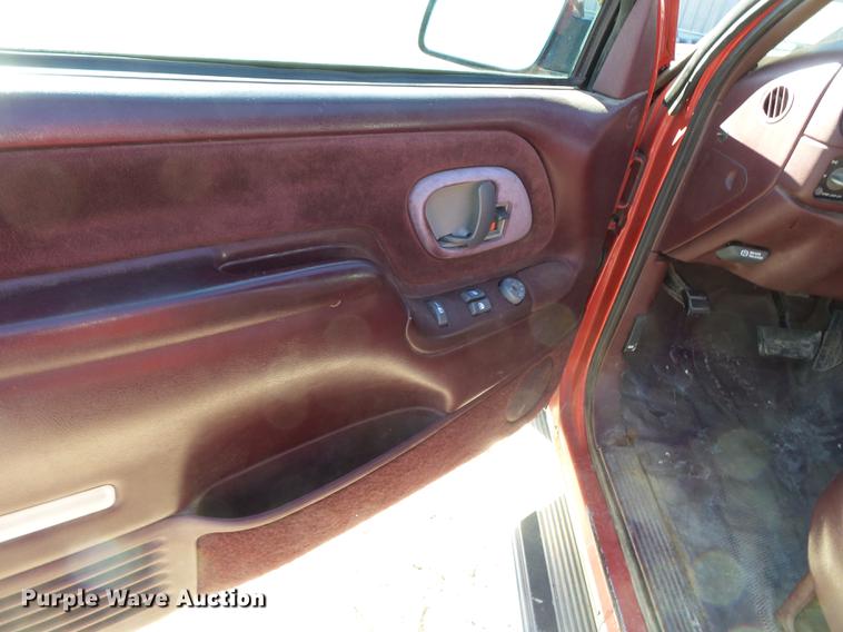 image for item DD2363 1995 Chevrolet K2500 pickup truck
