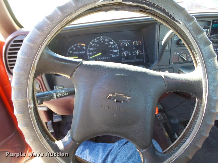 image for item DD2363 1995 Chevrolet K2500 pickup truck