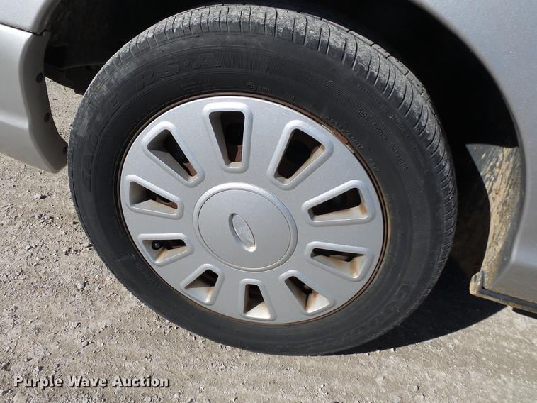 image for item DD2364 2007 Ford Crown Victoria Police Interceptor