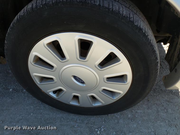 image for item DD2364 2007 Ford Crown Victoria Police Interceptor