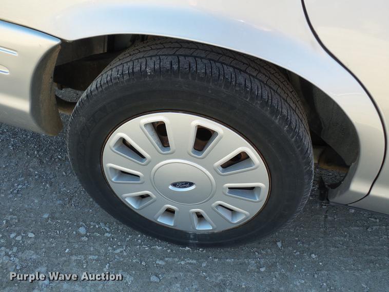 image for item DD2364 2007 Ford Crown Victoria Police Interceptor