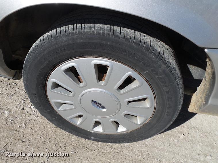 image for item DD2364 2007 Ford Crown Victoria Police Interceptor