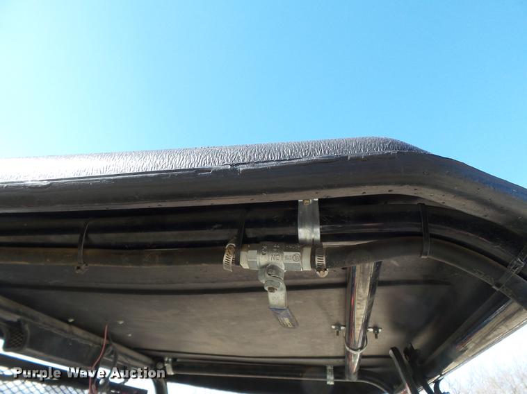 image for item DD2370 2003 Kawasaki Mule 550 utility vehicle