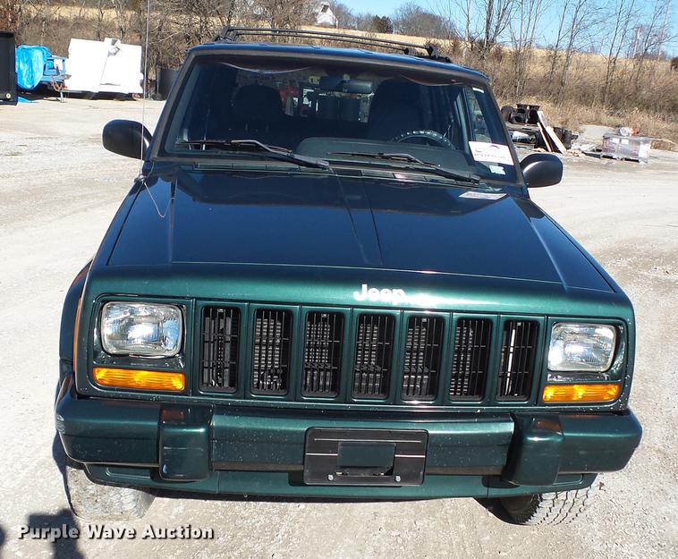 image for item DD2371 2000 Jeep Cherokee SUV
