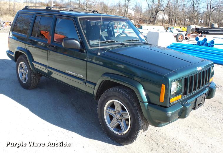 image for item DD2371 2000 Jeep Cherokee SUV