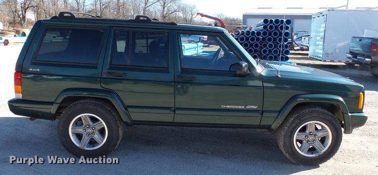 image for item DD2371 2000 Jeep Cherokee SUV