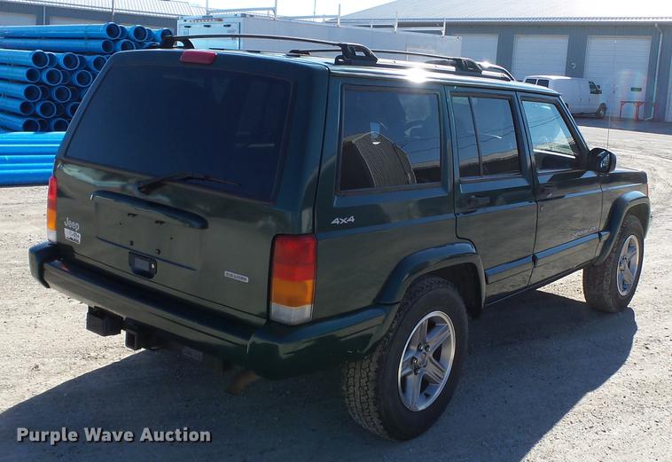 image for item DD2371 2000 Jeep Cherokee SUV