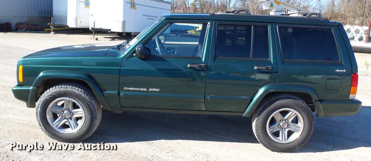 image for item DD2371 2000 Jeep Cherokee SUV