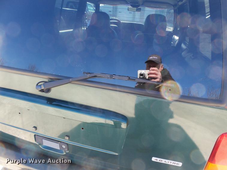 image for item DD2371 2000 Jeep Cherokee SUV