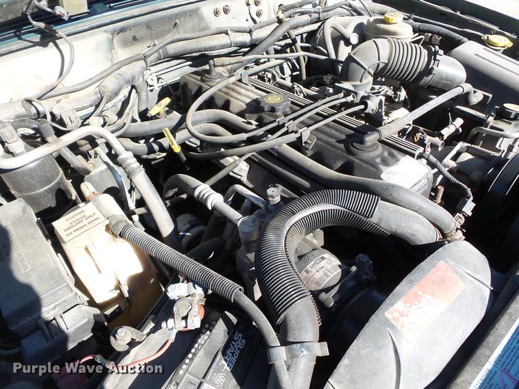 image for item DD2371 2000 Jeep Cherokee SUV