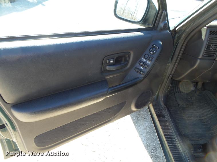 image for item DD2371 2000 Jeep Cherokee SUV