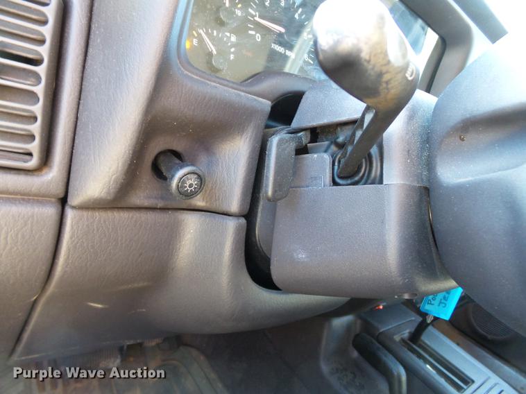 image for item DD2371 2000 Jeep Cherokee SUV