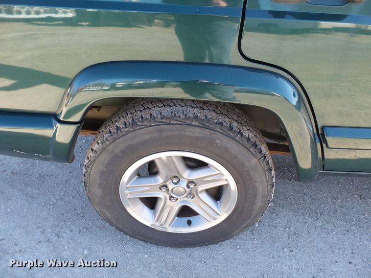 image for item DD2371 2000 Jeep Cherokee SUV