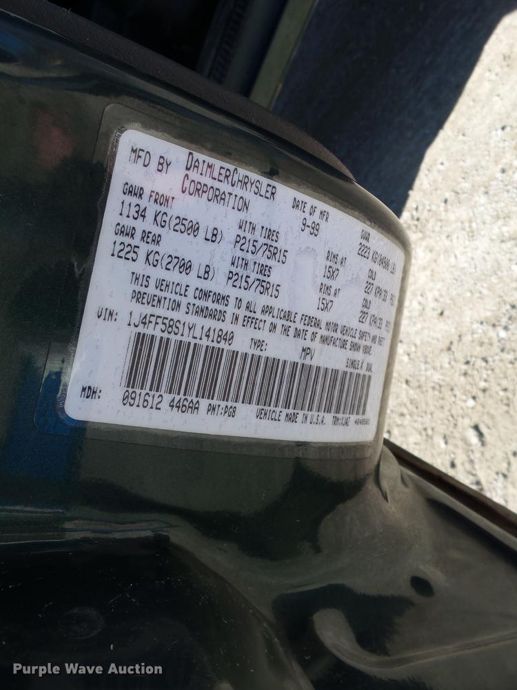 image for item DD2371 2000 Jeep Cherokee SUV