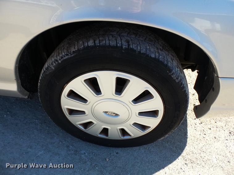 image for item DD2372 2007 Ford Crown Victoria Police Interceptor