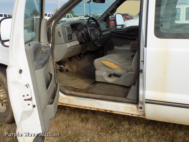 image for item DD3507 1999 Ford F350 Super Duty SuperCab pickup truck