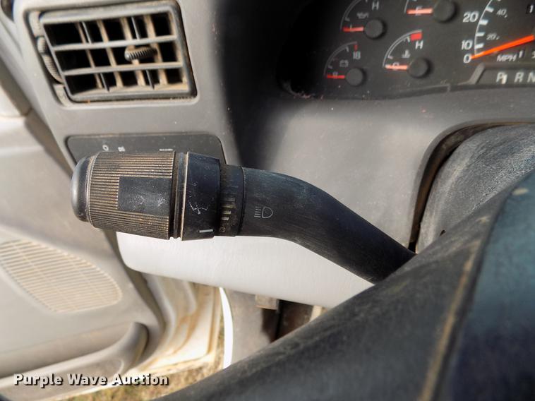 image for item DD3507 1999 Ford F350 Super Duty SuperCab pickup truck