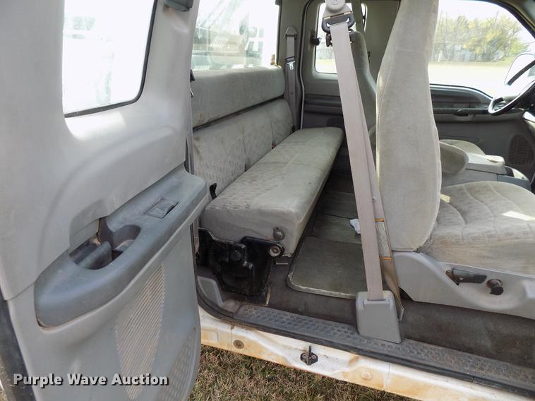 image for item DD3507 1999 Ford F350 Super Duty SuperCab pickup truck