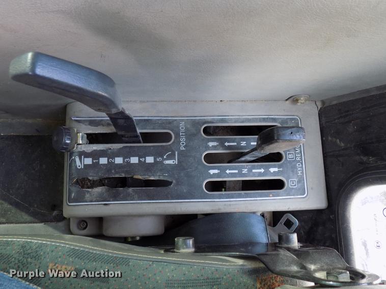 image for item DD3592 2012 Mahindra 5010HST tractor