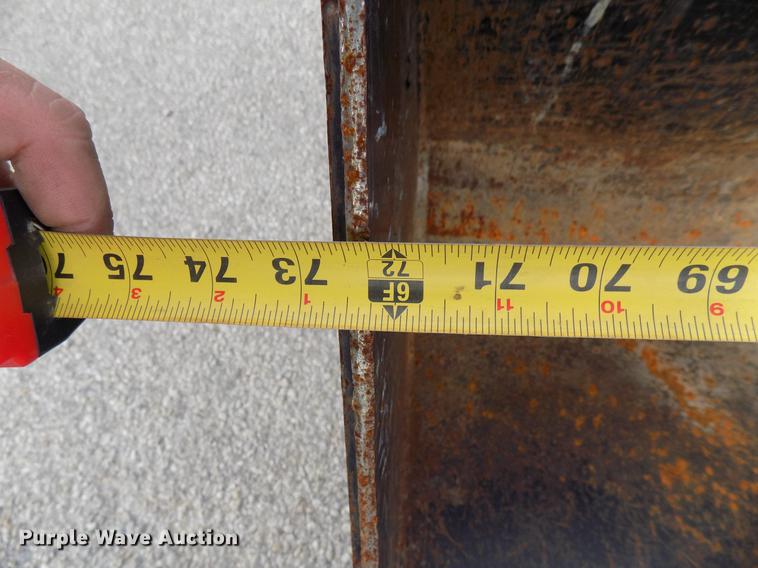 image for item DD3592 2012 Mahindra 5010HST tractor