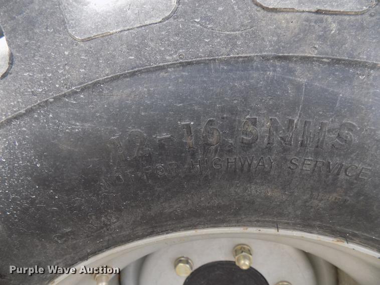 image for item DD3592 2012 Mahindra 5010HST tractor