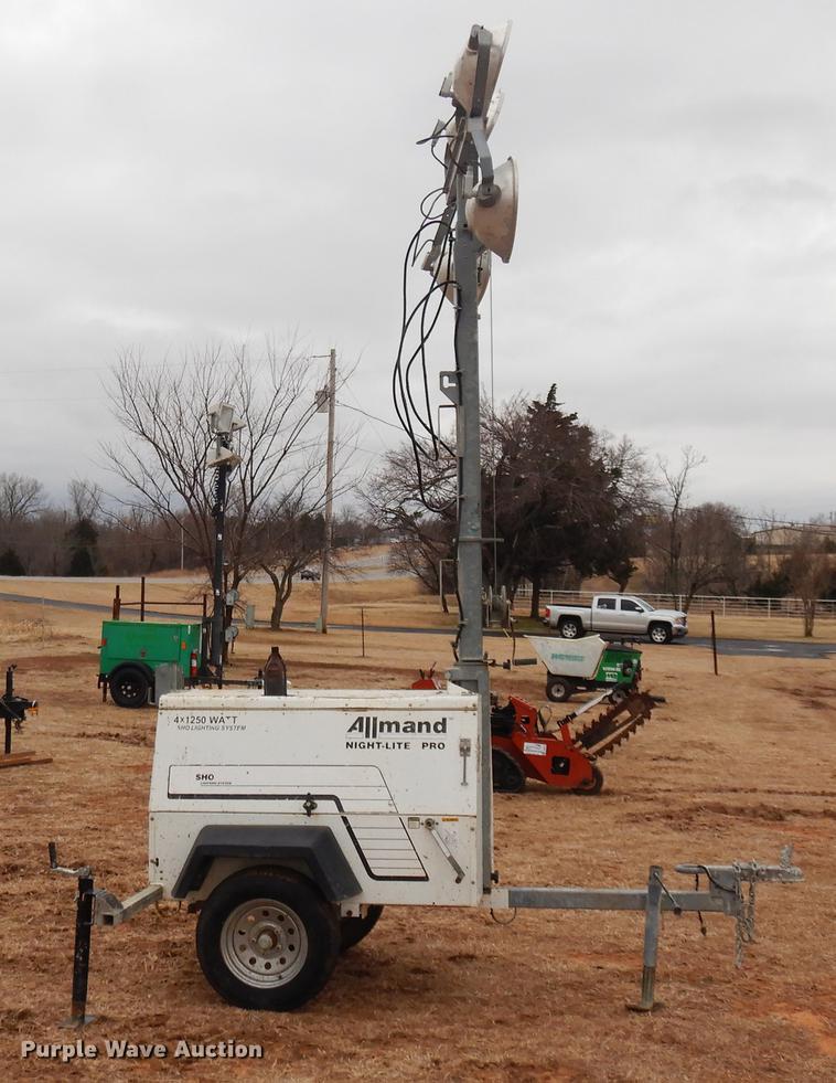 image for item DD3613 Allmand Night Light Pro light plant