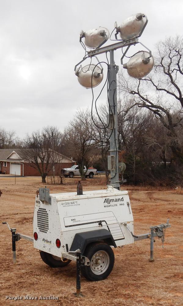 image for item DD3613 Allmand Night Light Pro light plant