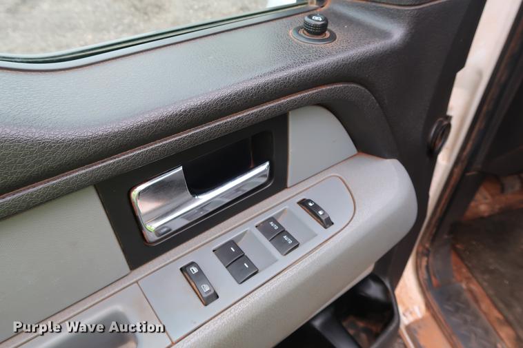 image for item DD5338 2012 Ford F150 XLT SuperCab pickup truck