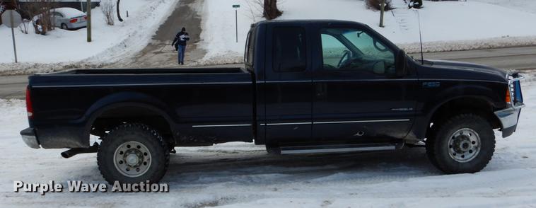 image for item DE5976 1999 Ford F250 Super Duty Super Cab pickup truck