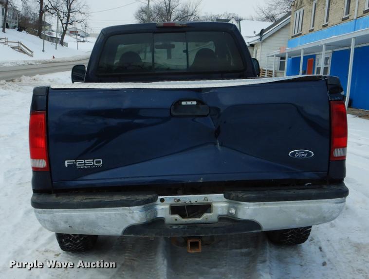 image for item DE5976 1999 Ford F250 Super Duty Super Cab pickup truck