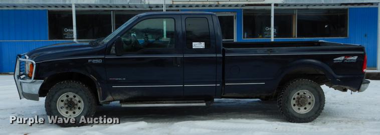 image for item DE5976 1999 Ford F250 Super Duty Super Cab pickup truck
