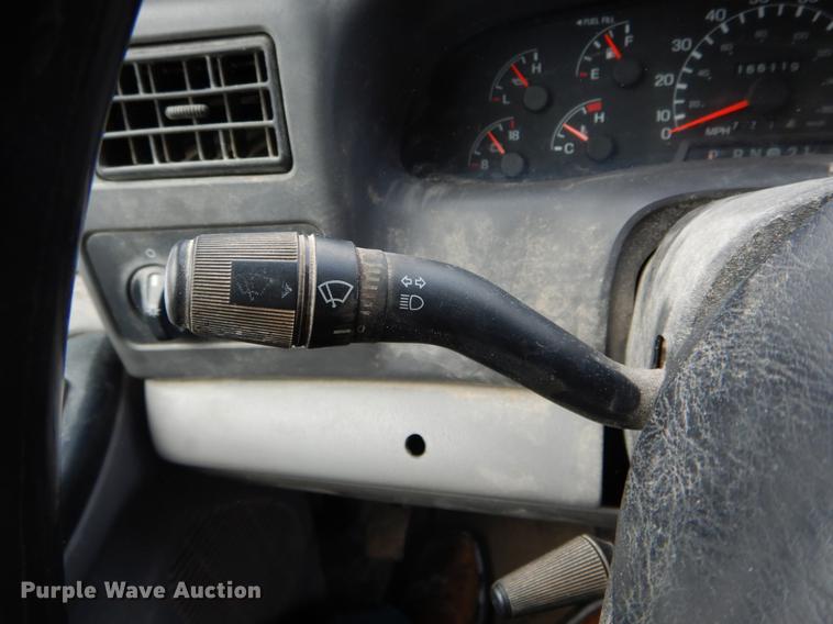 image for item DE5976 1999 Ford F250 Super Duty Super Cab pickup truck