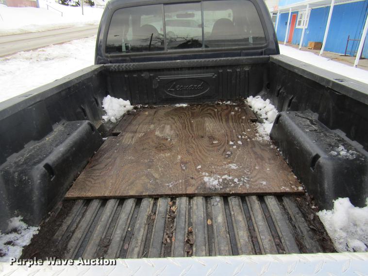 image for item DE5976 1999 Ford F250 Super Duty Super Cab pickup truck