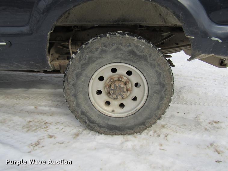 image for item DE5976 1999 Ford F250 Super Duty Super Cab pickup truck