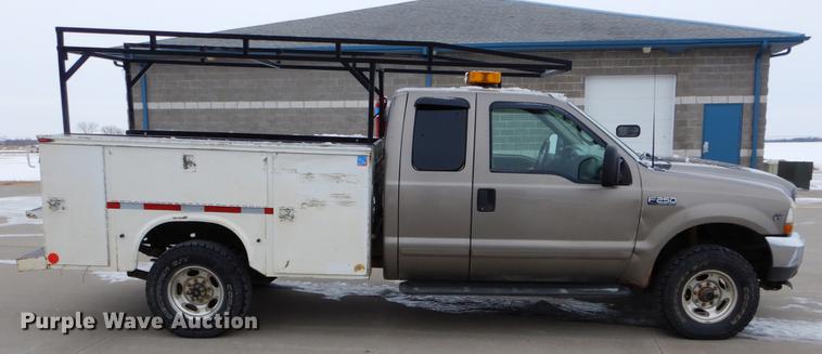 image for item DE5985 2002 Ford F250 Super Duty Lariat SuperCab utility bed pickup truck