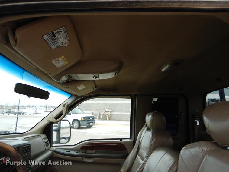 image for item DE5985 2002 Ford F250 Super Duty Lariat SuperCab utility bed pickup truck