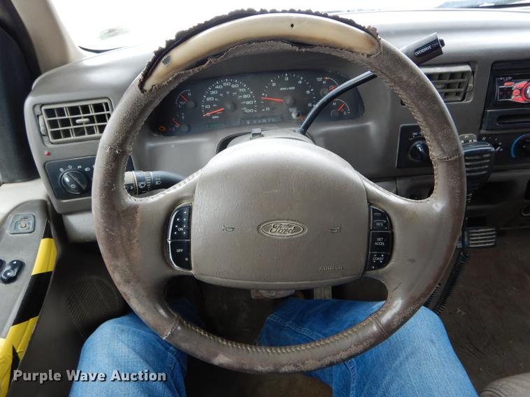 image for item DE5985 2002 Ford F250 Super Duty Lariat SuperCab utility bed pickup truck