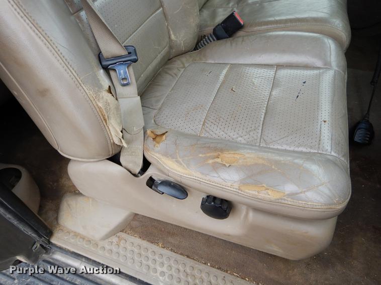 image for item DE5985 2002 Ford F250 Super Duty Lariat SuperCab utility bed pickup truck