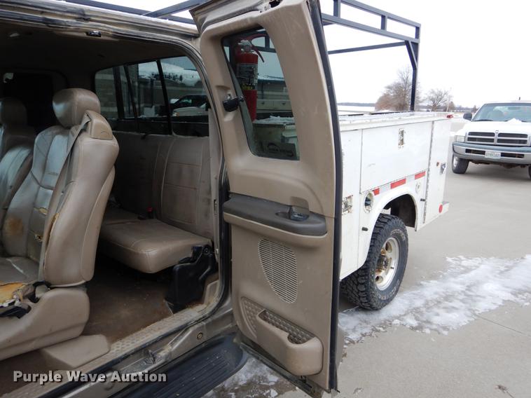 image for item DE5985 2002 Ford F250 Super Duty Lariat SuperCab utility bed pickup truck