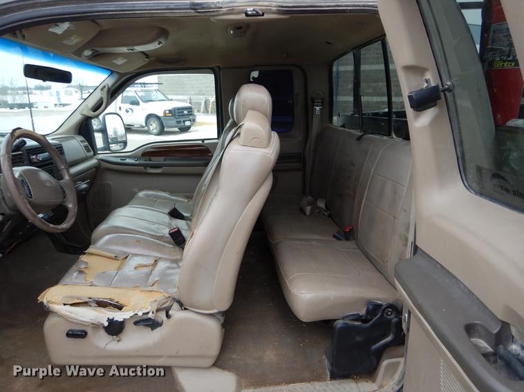 image for item DE5985 2002 Ford F250 Super Duty Lariat SuperCab utility bed pickup truck