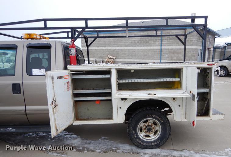 image for item DE5985 2002 Ford F250 Super Duty Lariat SuperCab utility bed pickup truck