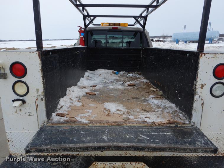 image for item DE5985 2002 Ford F250 Super Duty Lariat SuperCab utility bed pickup truck