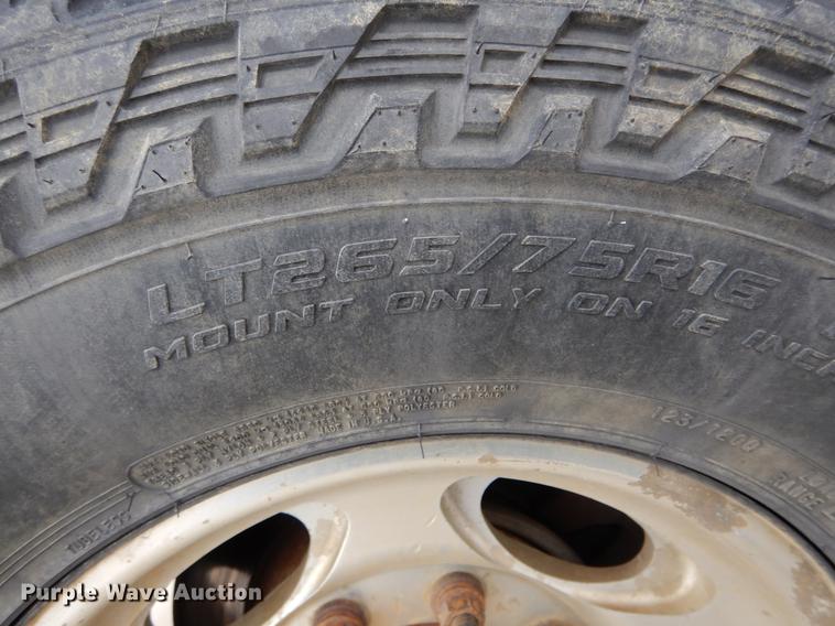 image for item DE5985 2002 Ford F250 Super Duty Lariat SuperCab utility bed pickup truck